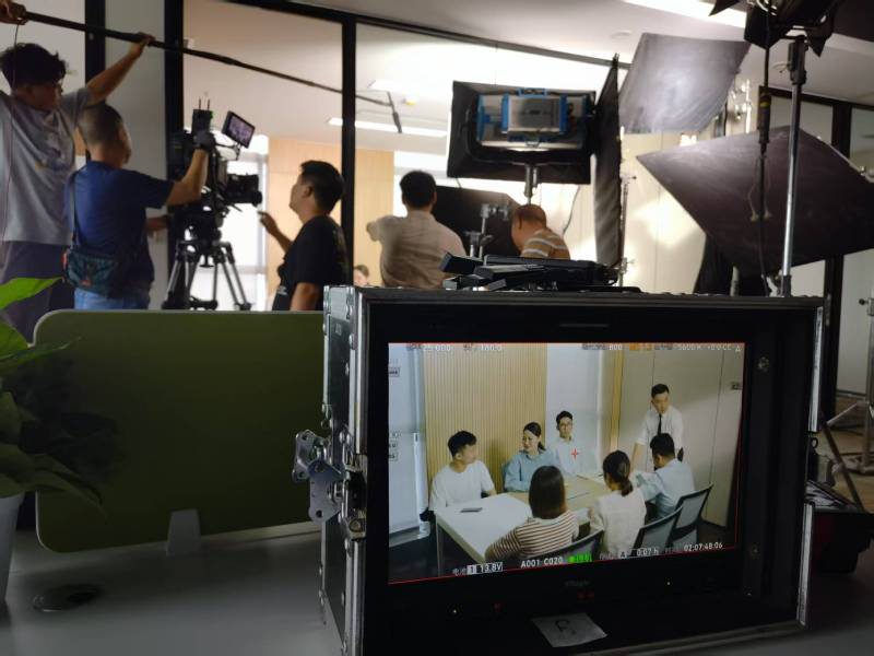 柘城县TVC拍摄公司：科技产品视觉化大师，诠释未来感与功能美学